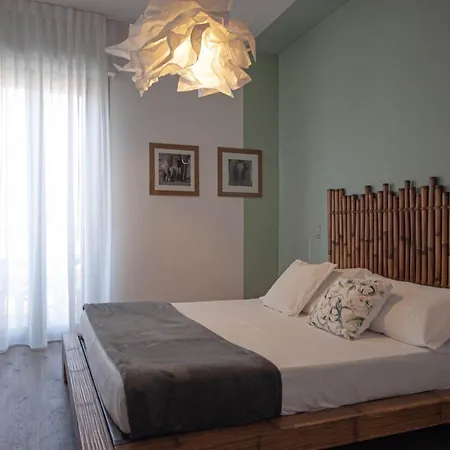 Peler Hotel 2*