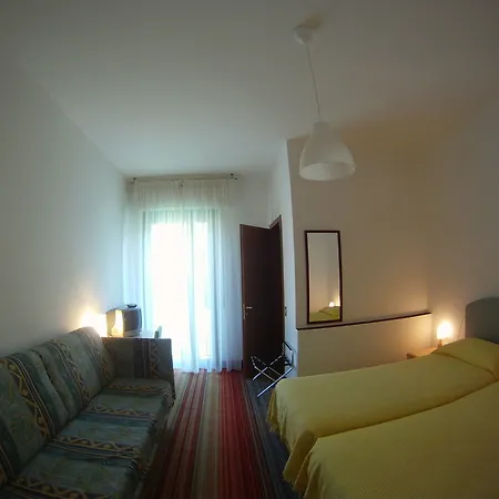 Hotel Peler 2*